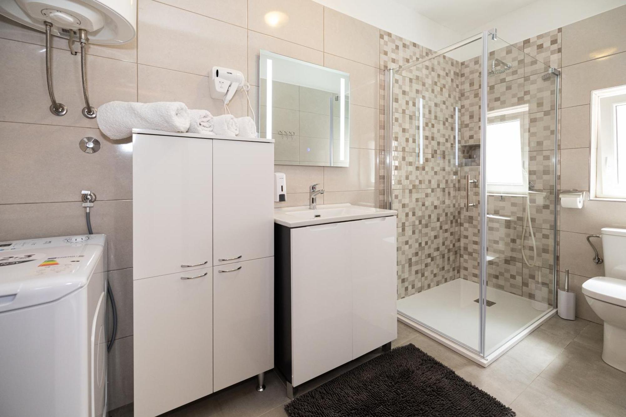 Apartments Mikanovic Crikvenica Bagian luar foto